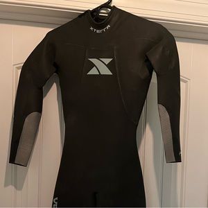 Women’s medium full Xterra Vendetta Wetsuit.